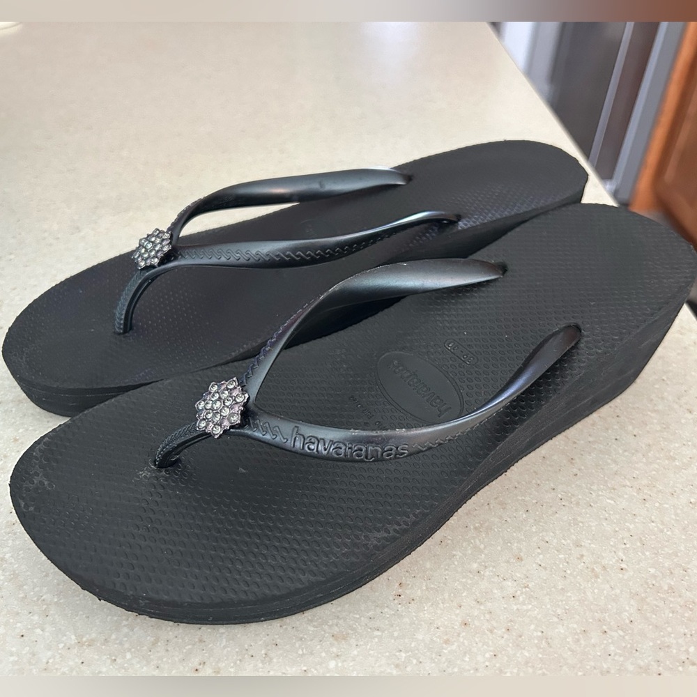 Havaianas Wedge Sandal with Embellishment size 9
